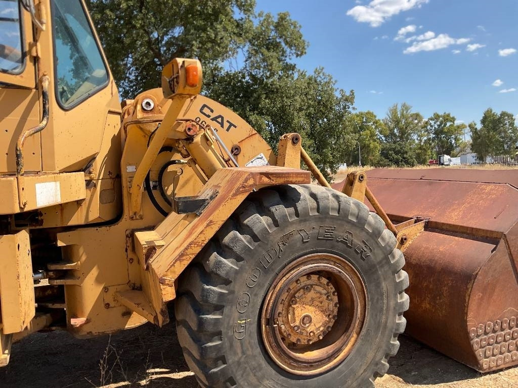 Wheel loader CAT 966C: picture 15