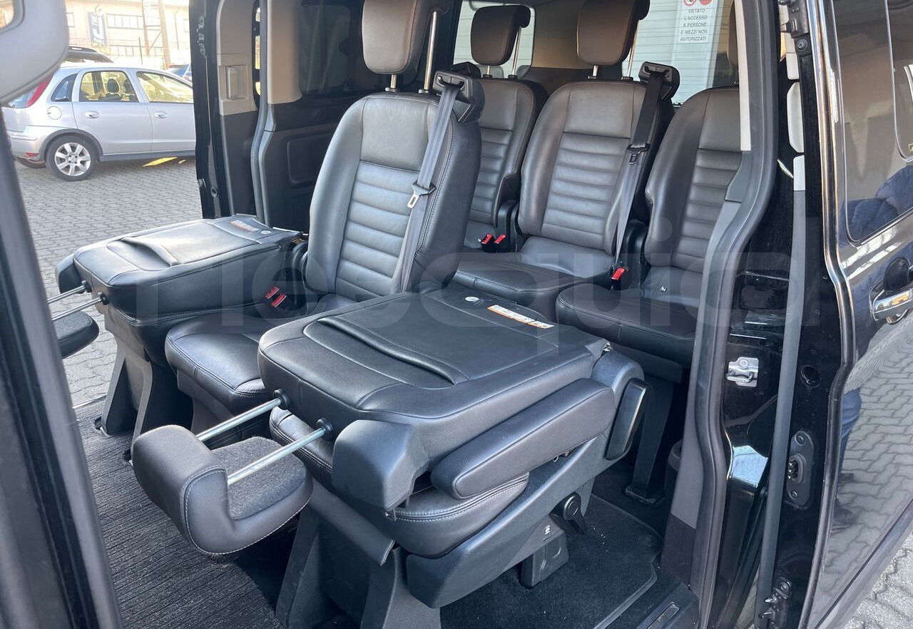 Minibus, Passenger van Ford Tourneo Custom: picture 20