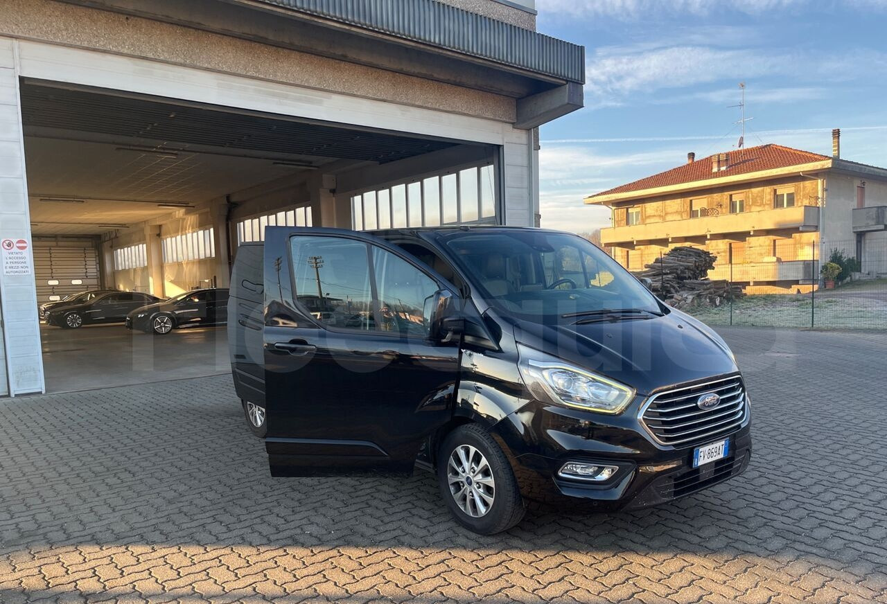 Minibus, Passenger van Ford Tourneo Custom: picture 11