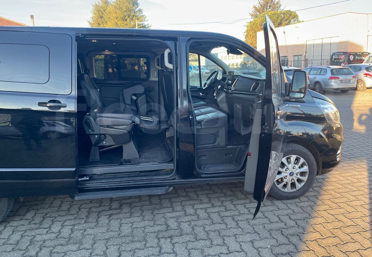 Minibus, Passenger van Ford Tourneo Custom: picture 12