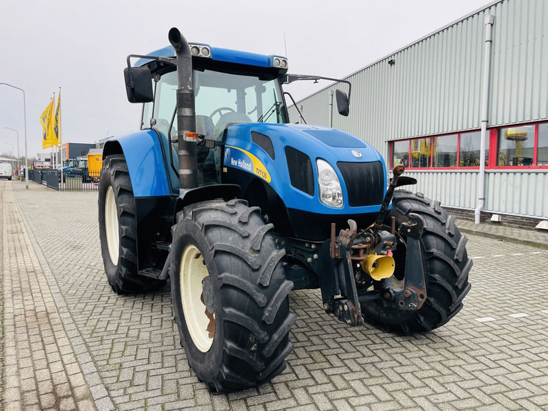 Farm tractor New Holland TVT 135 Transmissie CVT fronthef pto: picture 18