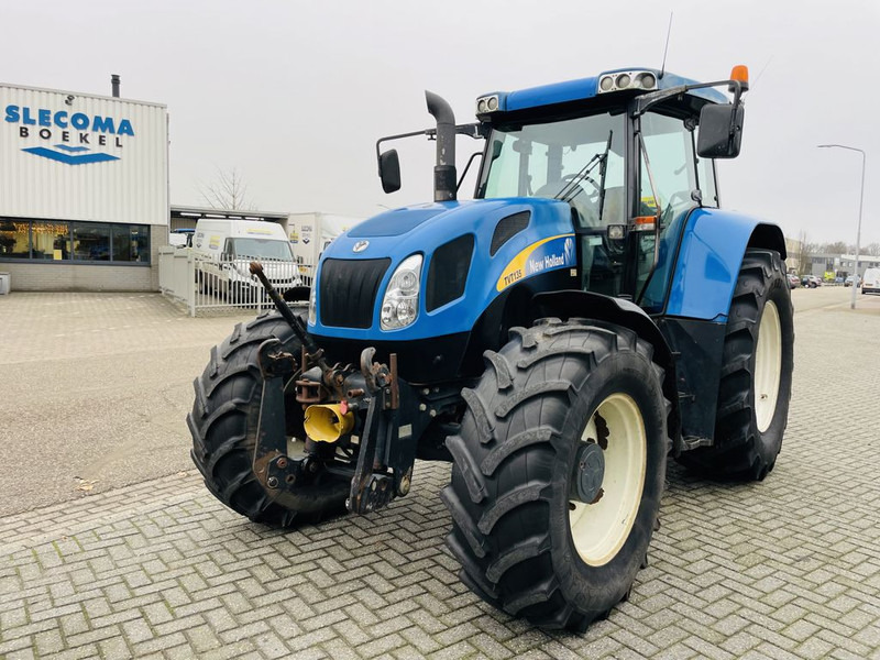 Farm tractor New Holland TVT 135 Transmissie CVT fronthef pto: picture 16