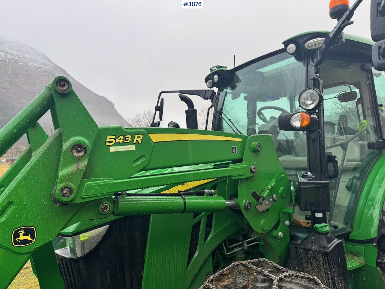 Farm tractor 2020 John Deere 5125R w/ front loader.: picture 24