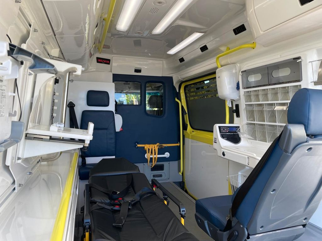 Panel van Mercedes-Benz Sprinter 316 CDI Ambulance Electric STRYKER Bed: picture 22