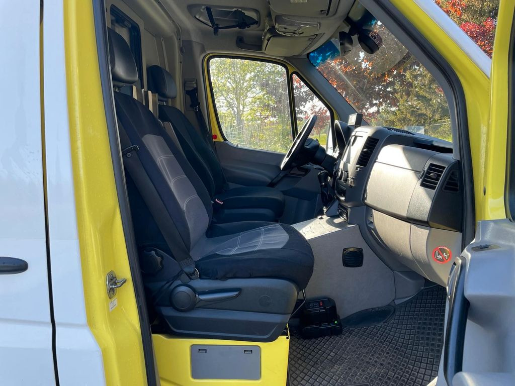 Panel van Mercedes-Benz Sprinter 316 CDI Ambulance Electric STRYKER Bed: picture 17