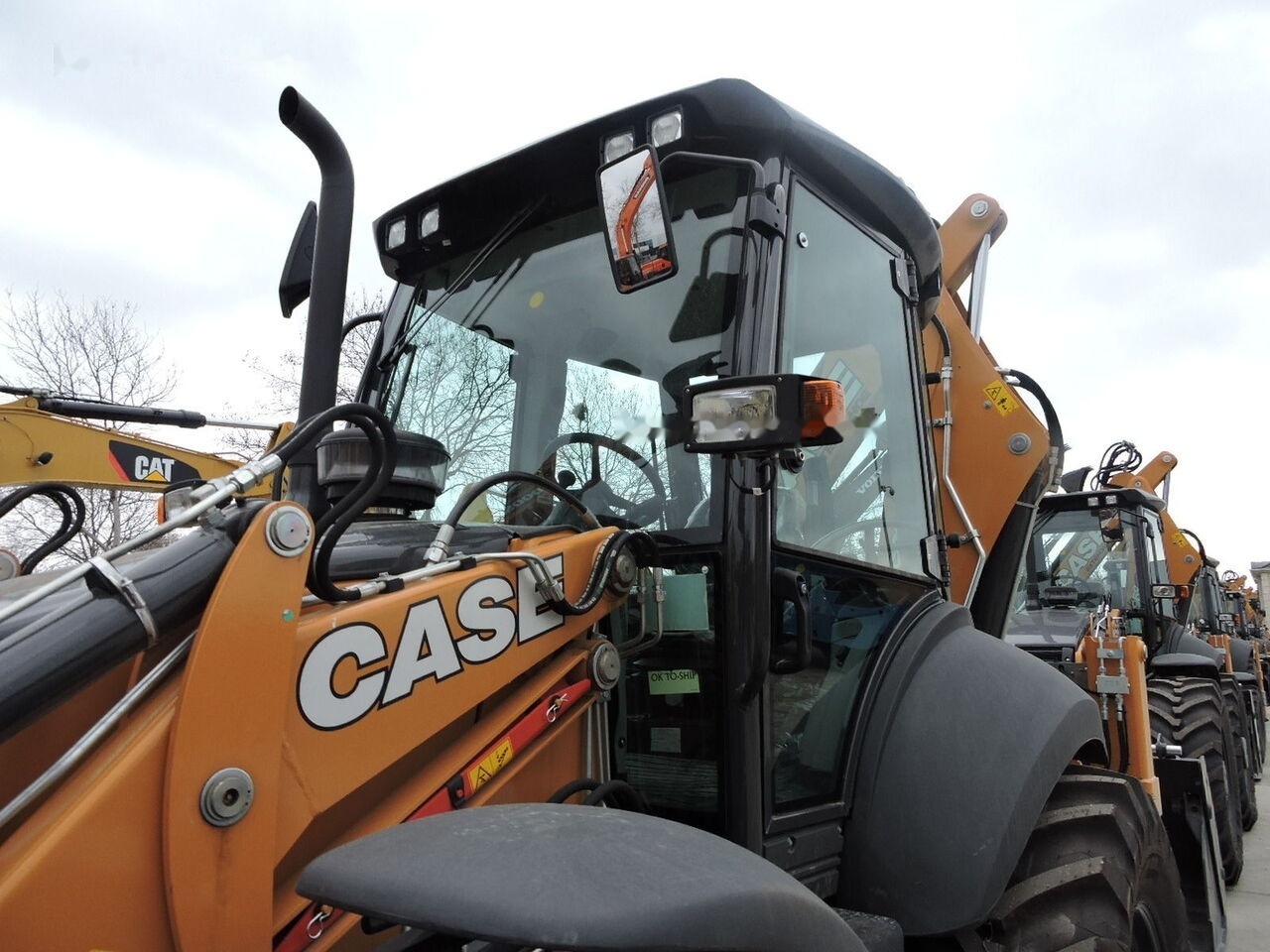 New Backhoe loader Case 695ST: picture 6