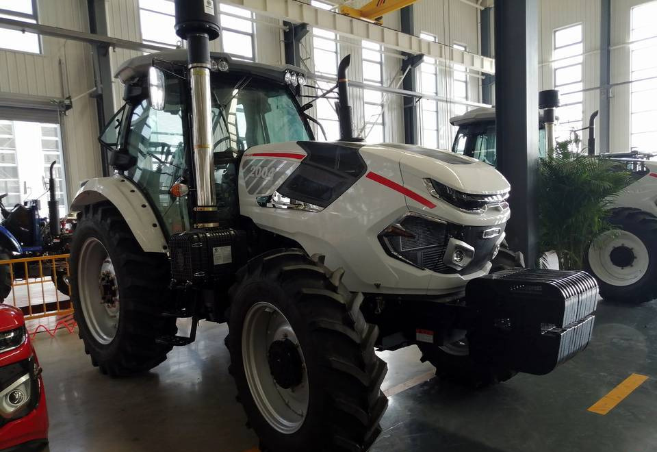 New Farm tractor NEW MAXUS 200 HP Tractor 4x4 Warranty up to 10 Years  НОВИЙ MAXUS 200 К.с. Трактор 4x4 Гарантія до 10 Років  NOWY MAXUS 200 KM Ciągnik 4x4 Gwarancja do 10 LAT: picture 6