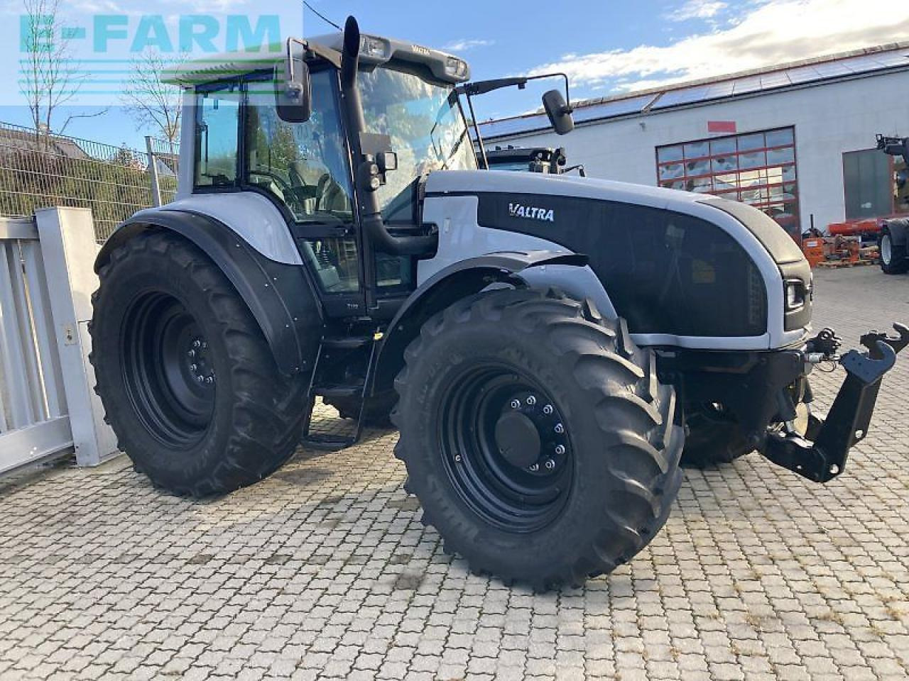 Farm tractor Valtra t170: picture 6