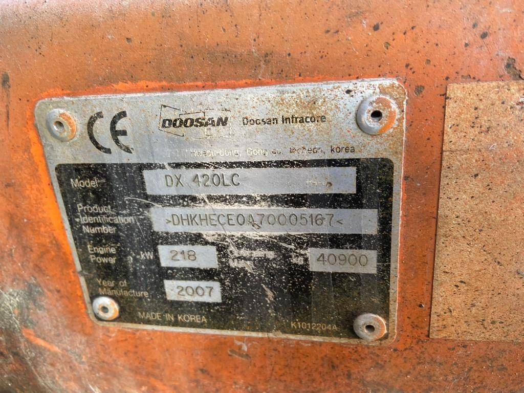 Crawler excavator Doosan DX420LC: picture 18