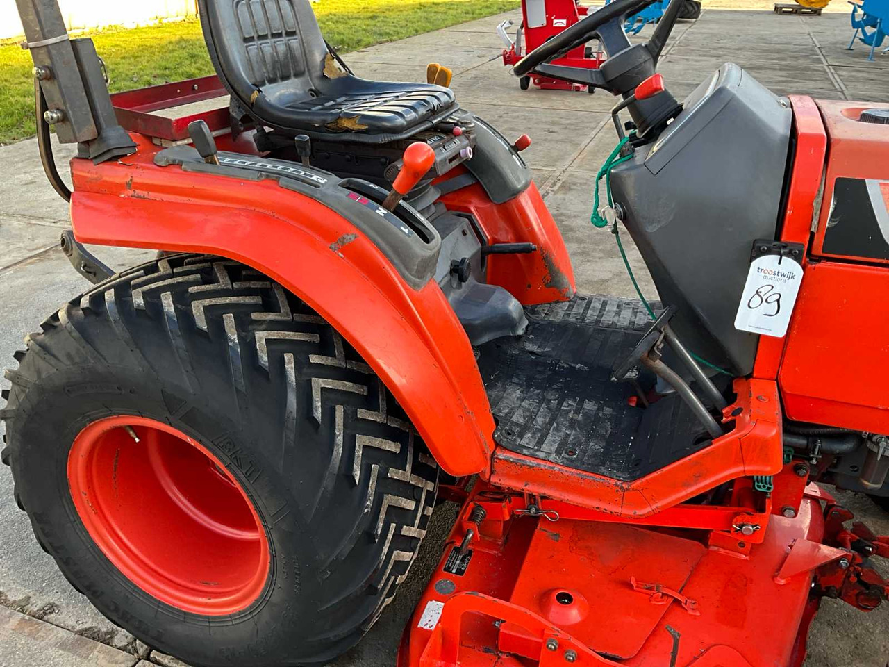 Compact tractor Kubota B2100: picture 15