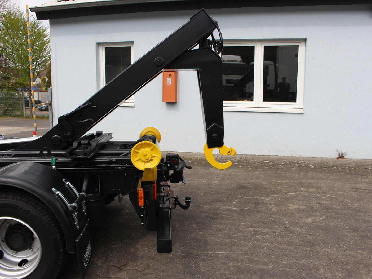 Hook lift truck MAN TGL 8.190 BL 4x2 EUR6 City Abrollkipper 2 x AHK: picture 10