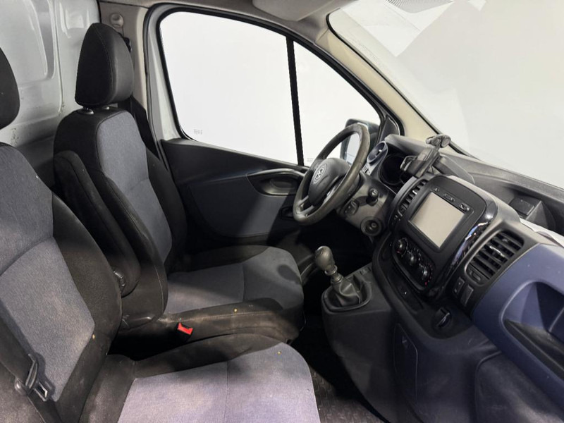 Small van Opel VIVARO-B L2H1 Euro 6 Imperiaal en trekhaak: picture 15