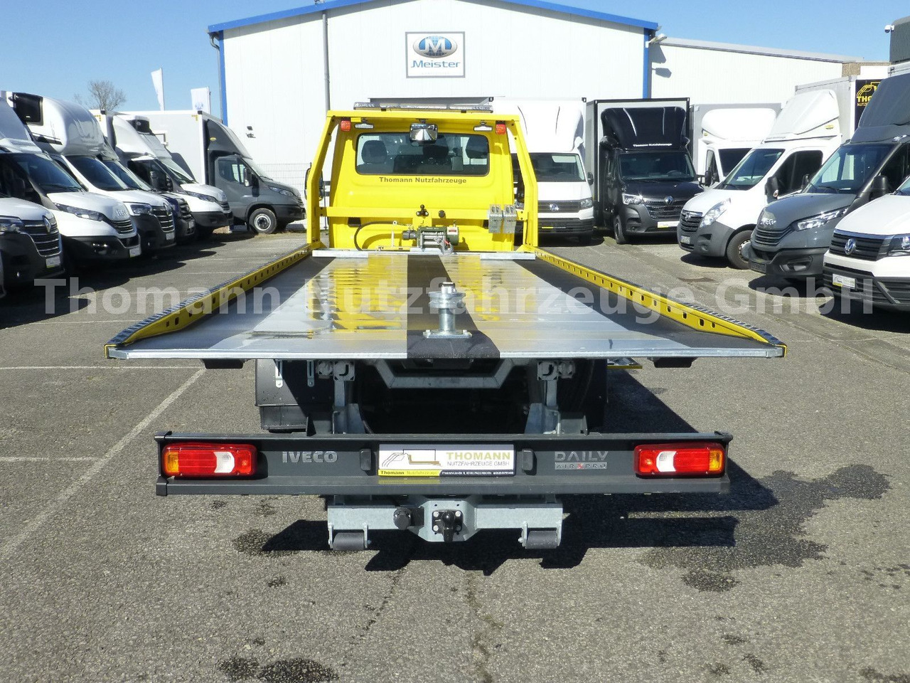 New Tow truck Iveco DAILY 72C18 Schiebeplateu Luftfed Navi: picture 9