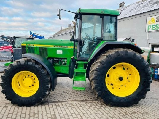 Farm tractor John Deere 7810: picture 7