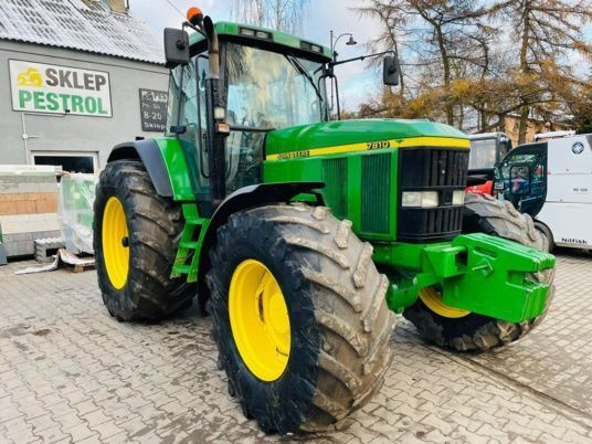 Farm tractor John Deere 7810: picture 6