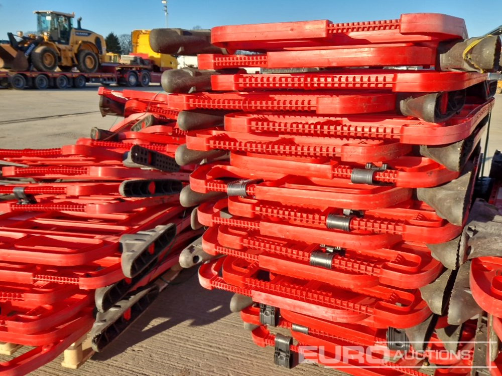 Construction equipment Pallet of Road Safety Barriers (3 of): picture 12