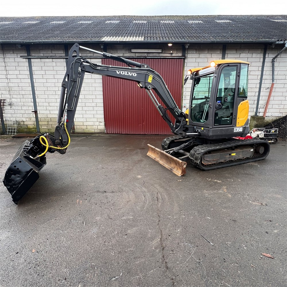 Mini excavator Volvo ECR 50 D: picture 13