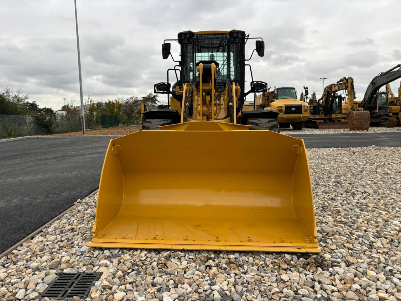 Wheel loader CAT 930M: picture 9