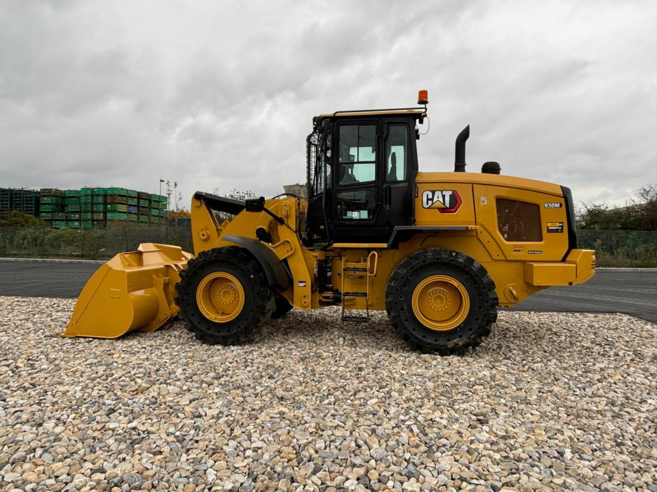 Wheel loader CAT 930M: picture 11