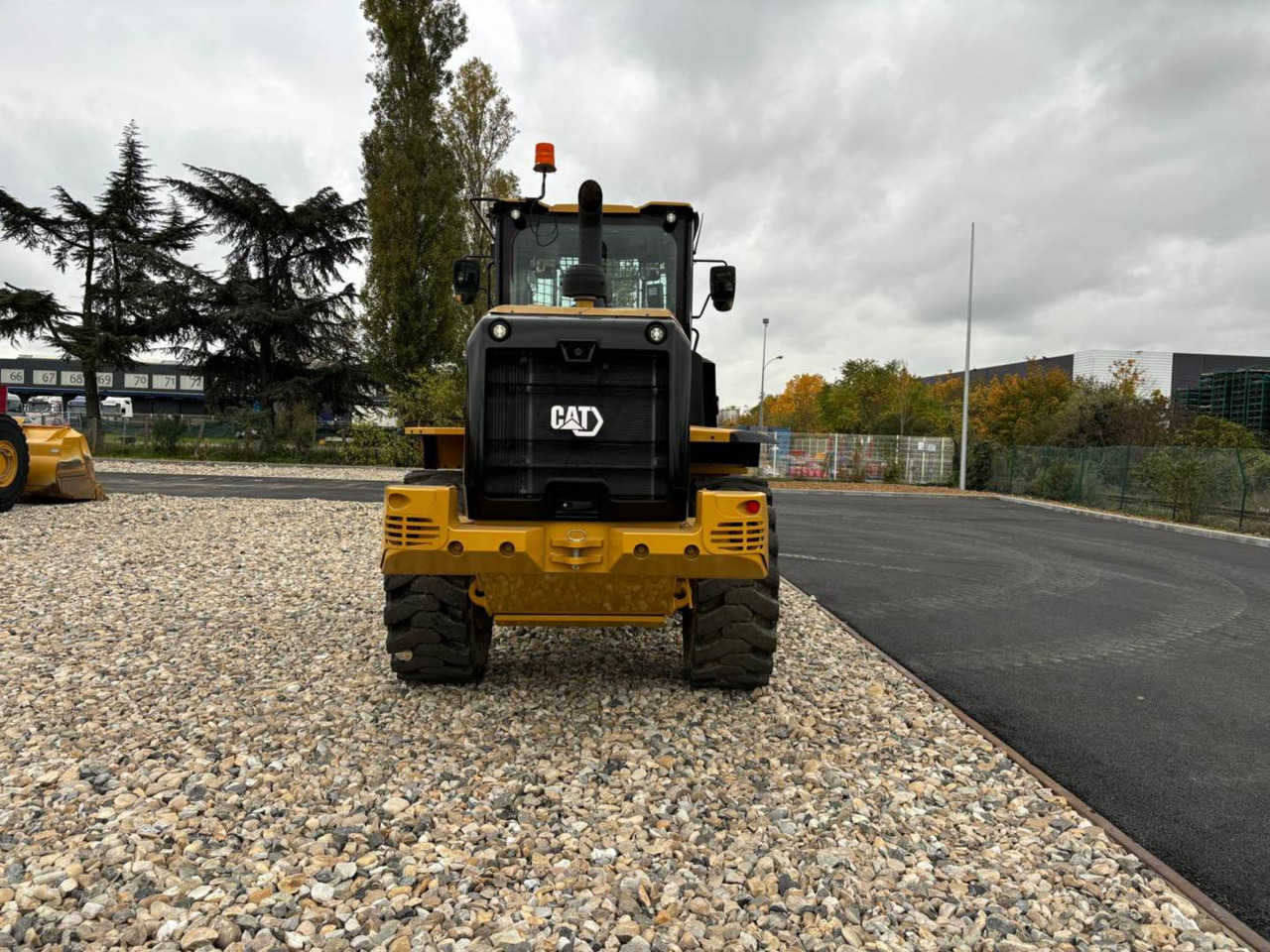 Wheel loader CAT 930M: picture 29